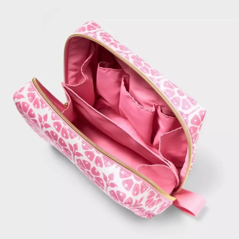 NWT Daisy Floral Toiletry Bag Pink - Roller Rabbit x Target